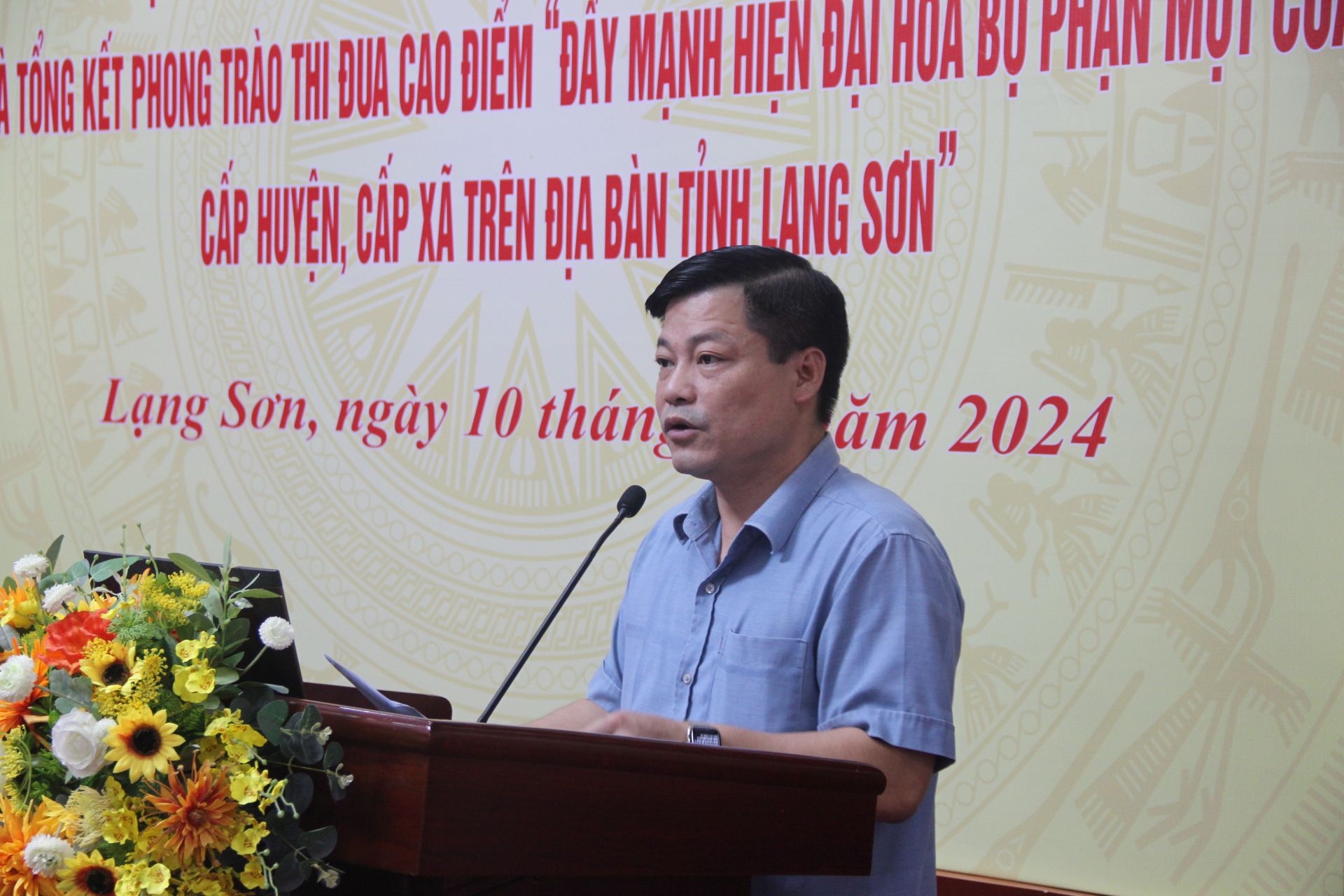 Lãnh đạo Sở Tài nguyên và Môi trường tỉnh Lạng Sơn phát biểu tham luận tại cuộc họp