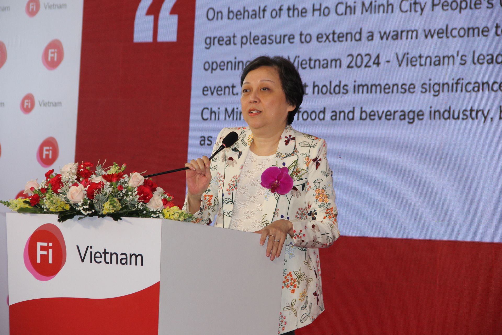 Bà Phạm Khánh Phong Lan, Giám đốc Sở An toàn thực phẩm TP. Hồ Chí Minh phát biểu tại lễ khai mạc