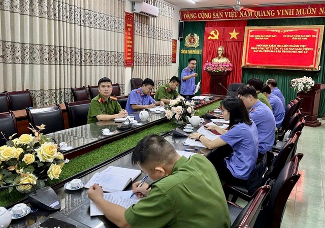 Yêu cầu khởi tố vụ án, khởi tố bị can, tiến hành điều tra