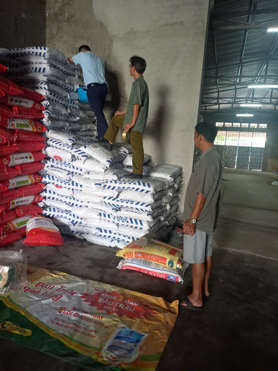 Lực lượng chức năng kiểm tra tại cơ sở Lực lượng chức năng kiểm tra tại cơ sở