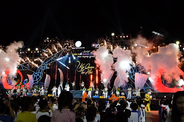 Khai mạc Lễ hội Vịnh ánh sáng Quốc tế Nha Trang 2024