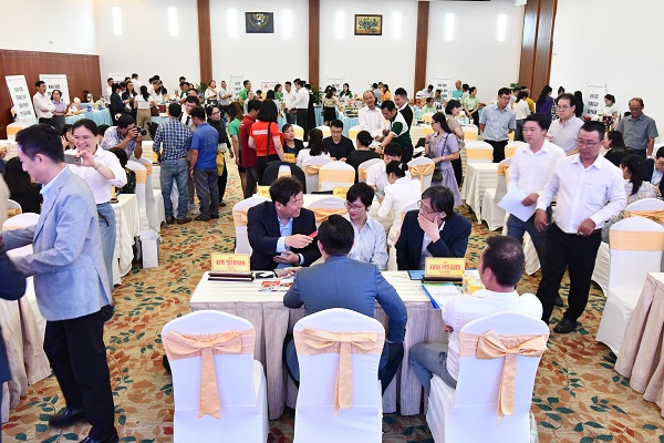 Các chủ thể OCOP được địa phương tạo điều kiện cho tham dự, trưng bày kết nối giao thương với các doanh nhân Hàn Quốc