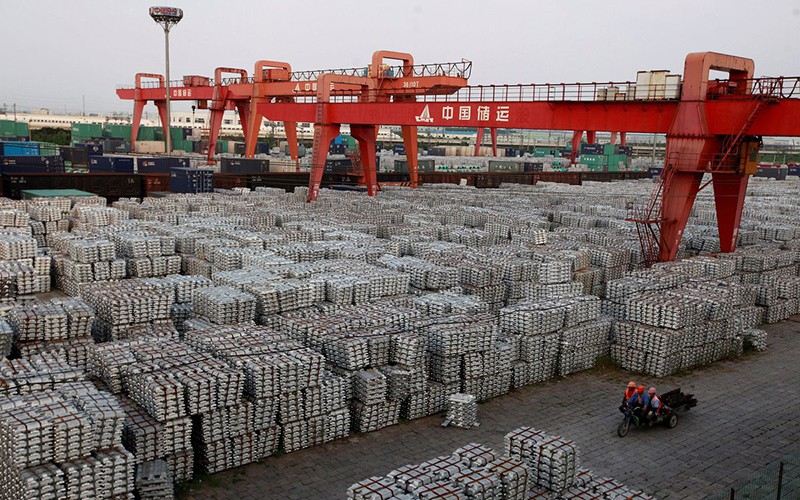 Lực mua mạnh mẽ quay lại thị trường hàng hóa nguyên liệu thế giới