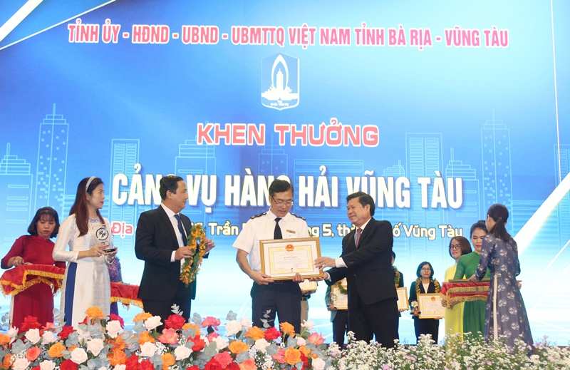 Khen thưởng đơn vị Cảng vụ Hàng hải Vũng Tàu