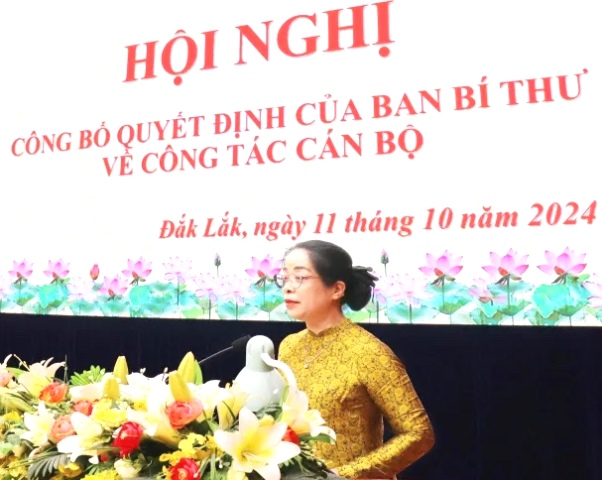 Bà Huỳnh Thị Chiến Hòa - tân Phó Bí thư Tỉnh ủy Đắk Lắk gửi lời cám ơn sâu sắc đến lãnh đạo tỉnh đã quan tâm, tạo điều kiện.