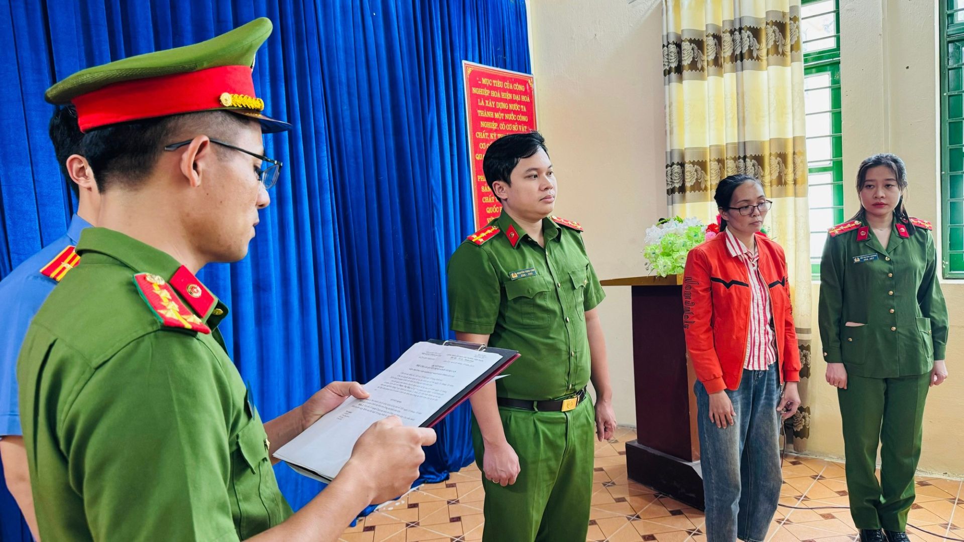 Khởi tố, bắt tạm giam nữ công chức tài chính - kế toán