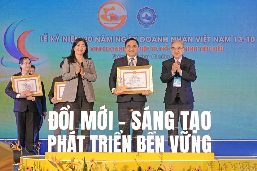 Ông Nguyễn Phúc Khoa – Chủ tịch Hội đồng quản trị công ty Vissan nhận danh hiệu “Doanh nhân TP Hồ Chí Minh tiêu biểu năm 2024”