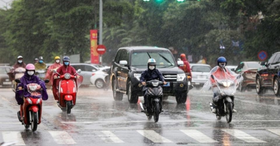 Bão Trà Mi hướng vào miền Trung nước ta sẽ gây mưa lớn diện rộng