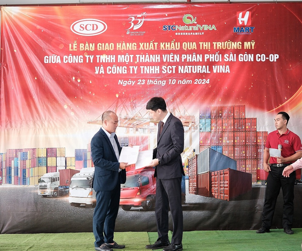 Công ty TNHH MTV Phân Phối Saigon Co.op (SCD) - đơn vị trực thuộc Saigon Co.op và Công ty STC Natural Vina đã tiến hành bàn giao hàng hoá xuất sang thị trường Mỹ