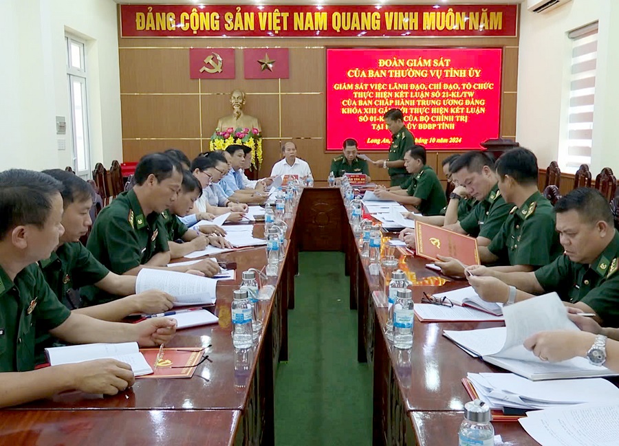 Quang cảnh buổi làm việc giám sát của Đoàn công tác Ban Thường vụ Tỉnh ủy Long An