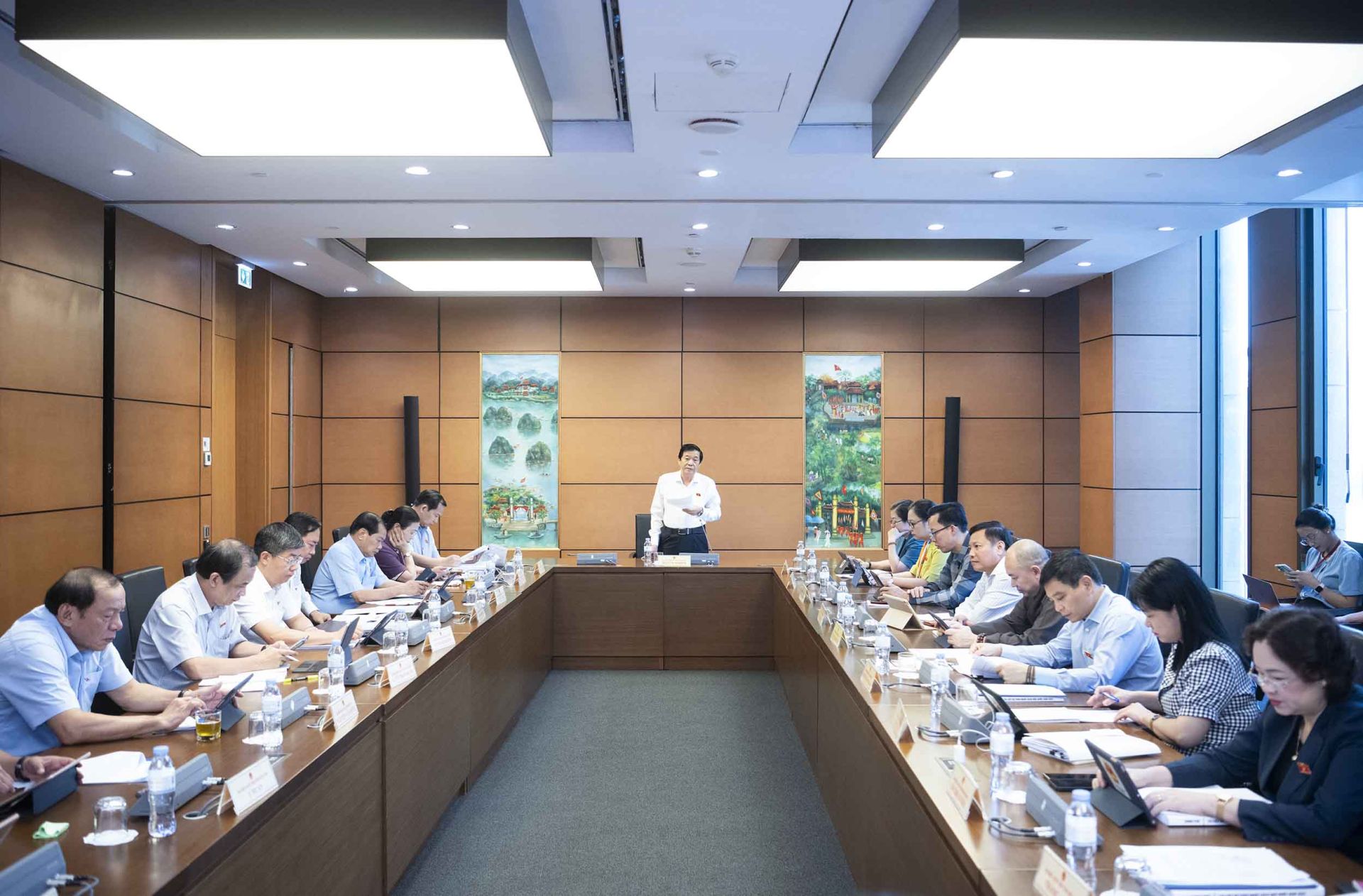 Thông cáo báo chí số 6, Kỳ họp thứ 8, Quốc hội khóa XV