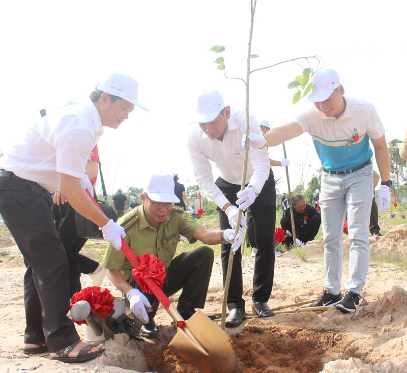 Bà Rịa – Vũng Tàu: Ra quân trồng hơn 3.700 cây xanh, hưởng ứng “Tết trồng cây”