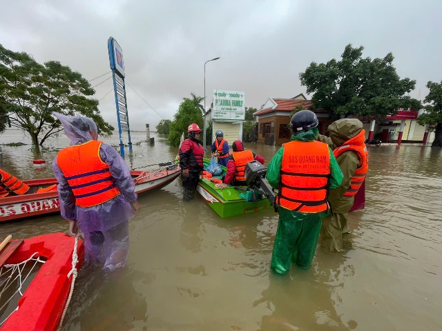 Chính quyền địa phương triển khai các biện pháp nhằm kịp thời khắc phục hậu quả mưa lũ.