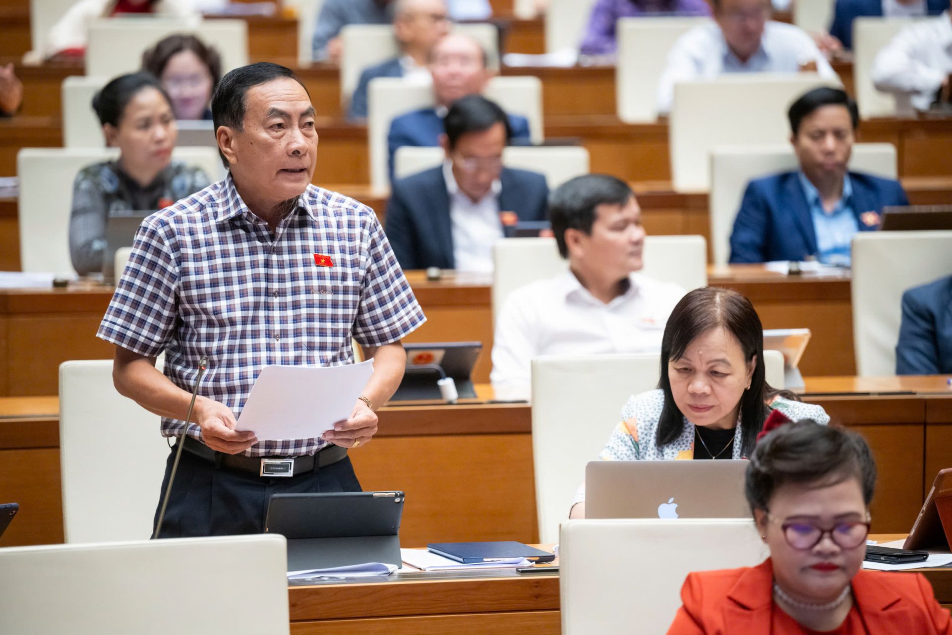 Đại biểu Phạm Văn Hòa - Đoàn ĐBQH tỉnh Đồng Tháp cho rằng, thị trường bất động sản hư hư thực thực, khó định giá.