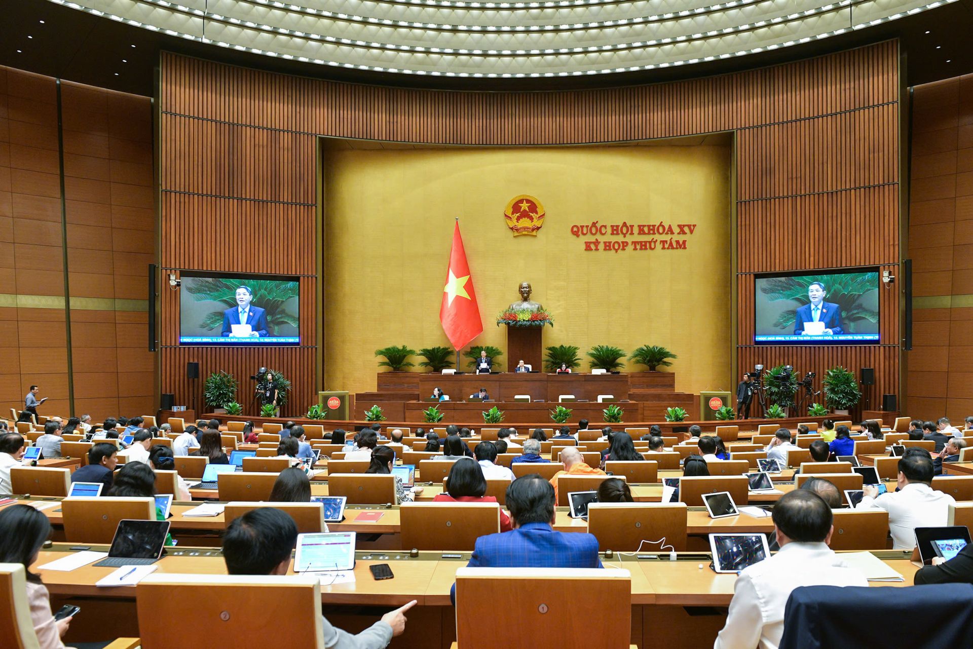 Hôm nay, Quốc hội thảo luận về chính quyền đô thị Hải Phòng, thành lập thành phố Huế trực thuộc Trung ương