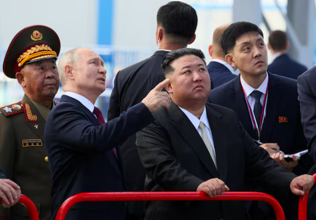 Tổng thống Nga Vladimir Putin và Chủ tịch Triều Tiên Kim Jong Un trong cuộc gặp năm 2023. (Ảnh: Sputnik)