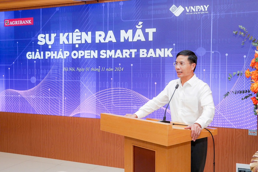 Ảnh 2: Ông Phạm Đức Ấn, Bí thư Đảng ủy, Chủ tịch Hội đồng thành viên Agribank phát biểu