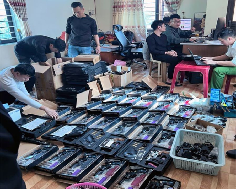 Công an Hà Tĩnh phá đường dây buôn bán vũ khí quân dụng xuyên quốc gia lớn chưa từng có như thế nào?