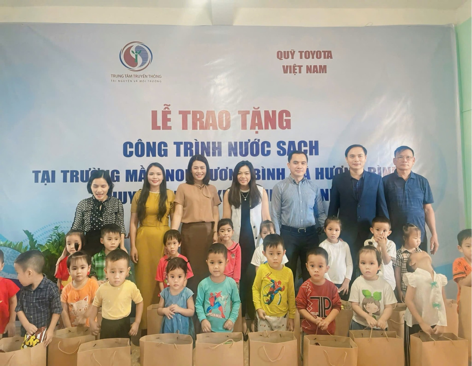 Quỹ Toyota Việt Nam bàn giao công trình nước sạch cho Trường Mầm non Hương Bình