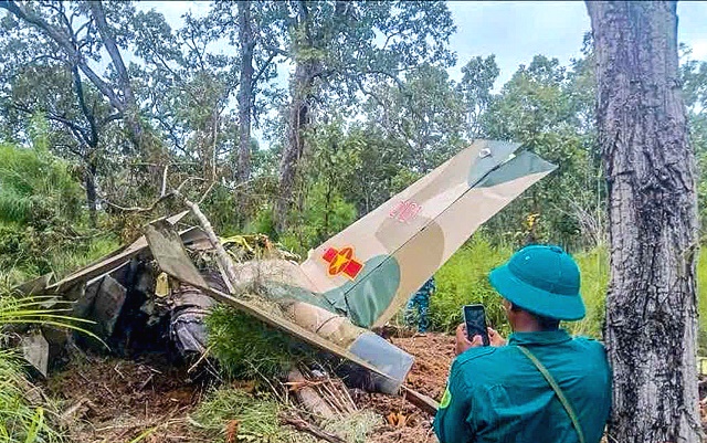 Chiếc Yak-130 (số hiệu 210D) rơi ở huyện Buôn Đôn.