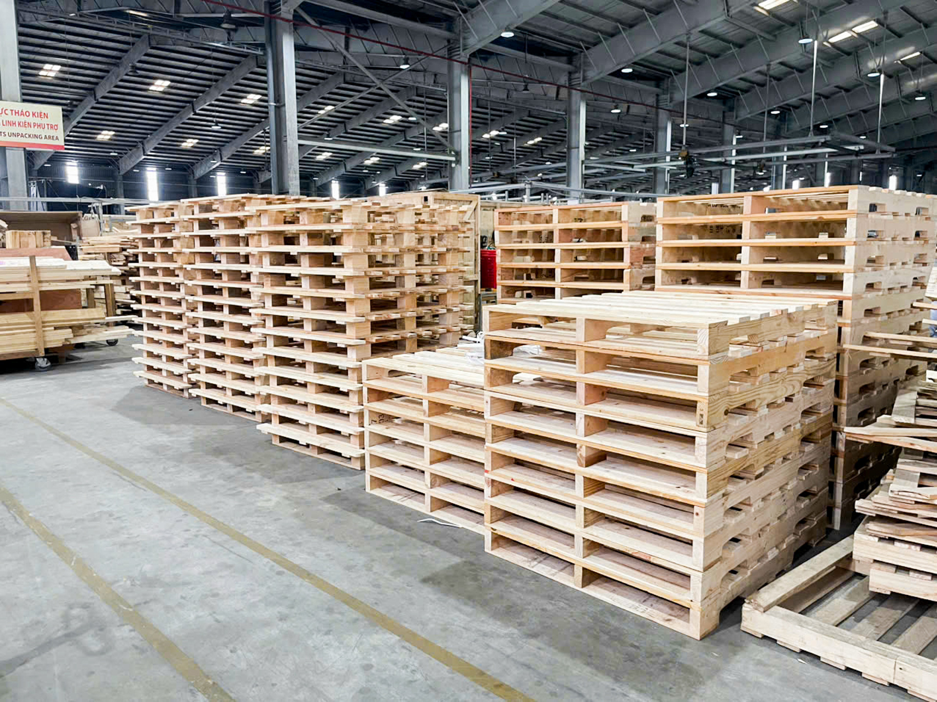 Công ty Đóng gói và Tháo kiện THILOGI bàn giao gần 1.500 pallet gỗ Công ty Đóng gói và Tháo kiện THILOGI bàn giao gần 1.500 pallet gỗ
