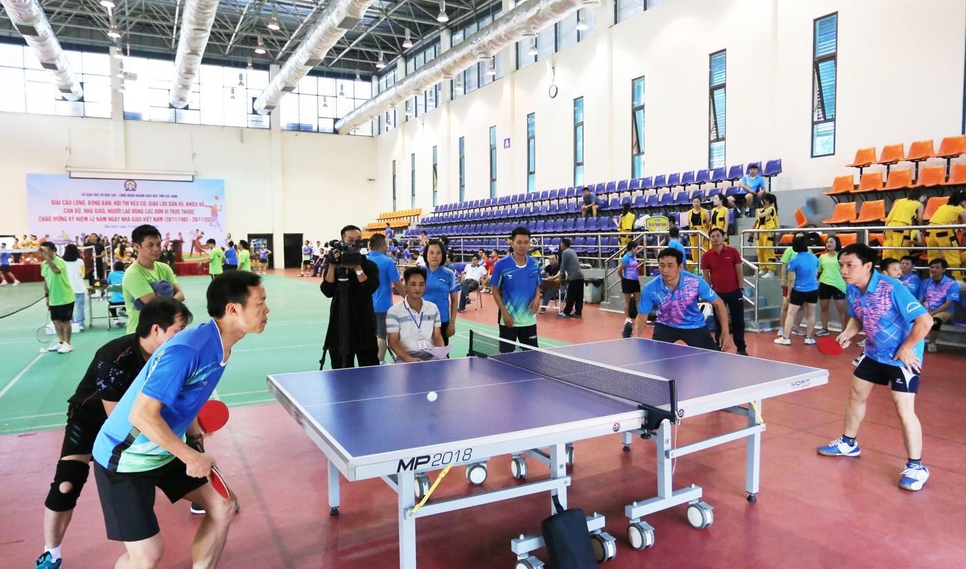 Bắc Ninh: Gần 500 cán bộ, giáo viên tham gia giải thể thao chào mừng kỷ niệm Ngày Nhà giáo Việt Nam