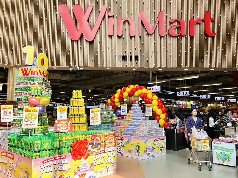 Không khí sinh nhật ngập tràn tại WinMart với không gian được trang trí rực rỡ