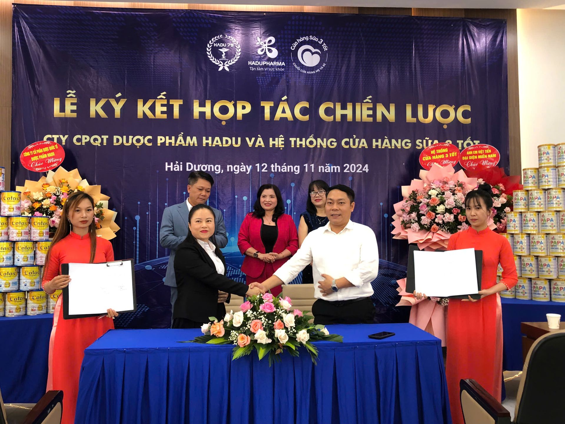 Lễ ký kết hợp tác chiến lược giữa Công ty Cổ phần Quốc tế Dược phẩm Hadu (Hadu Pharma) và Hệ thống cửa hàng Sữa 3 Tốt