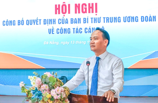 Phó Bí thư Thường trực Thành ủy Nguyễn Đình Vĩnh phát biểu tại Hội nghị