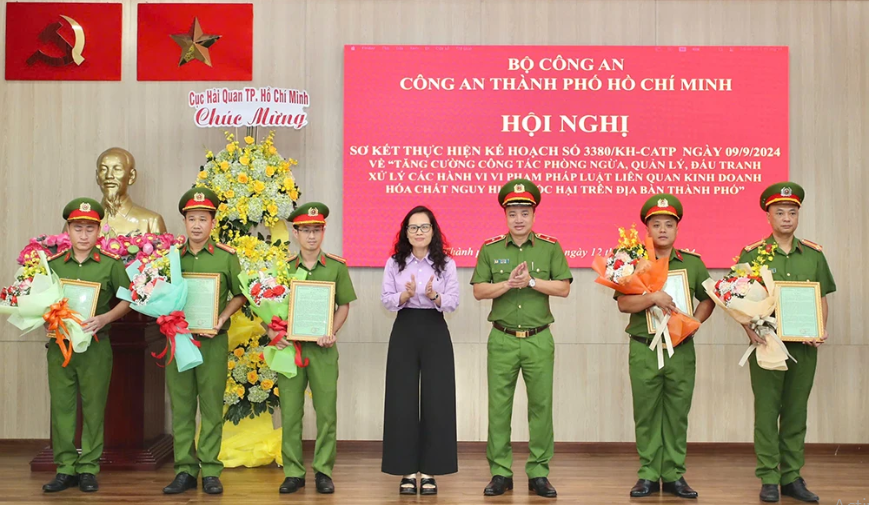Công an TP. Hồ Chí Minh quyết liệt đấu tranh với vi phạm trong kinh doanh hóa chất nguy hiểm, độc hại