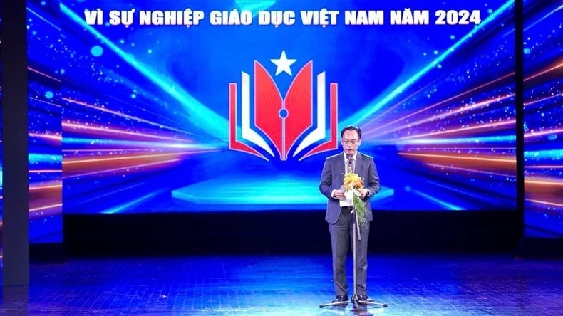 Thứ trưởng Giáo dục và Đào tạo Hoàng Minh Sơn