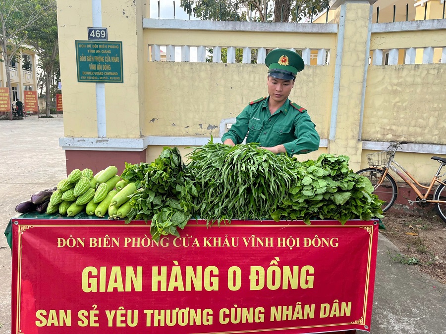 Mô hình “Gian hàng 0 đồng” san sẽ yêu thương cùng nhân dân được đơn vị tích cực triển khai thực hiện