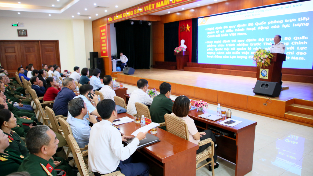 Tuyên truyền giới thiệu về lực lượng Cảnh sát Biển và tình hình biển, đảo Việt Nam