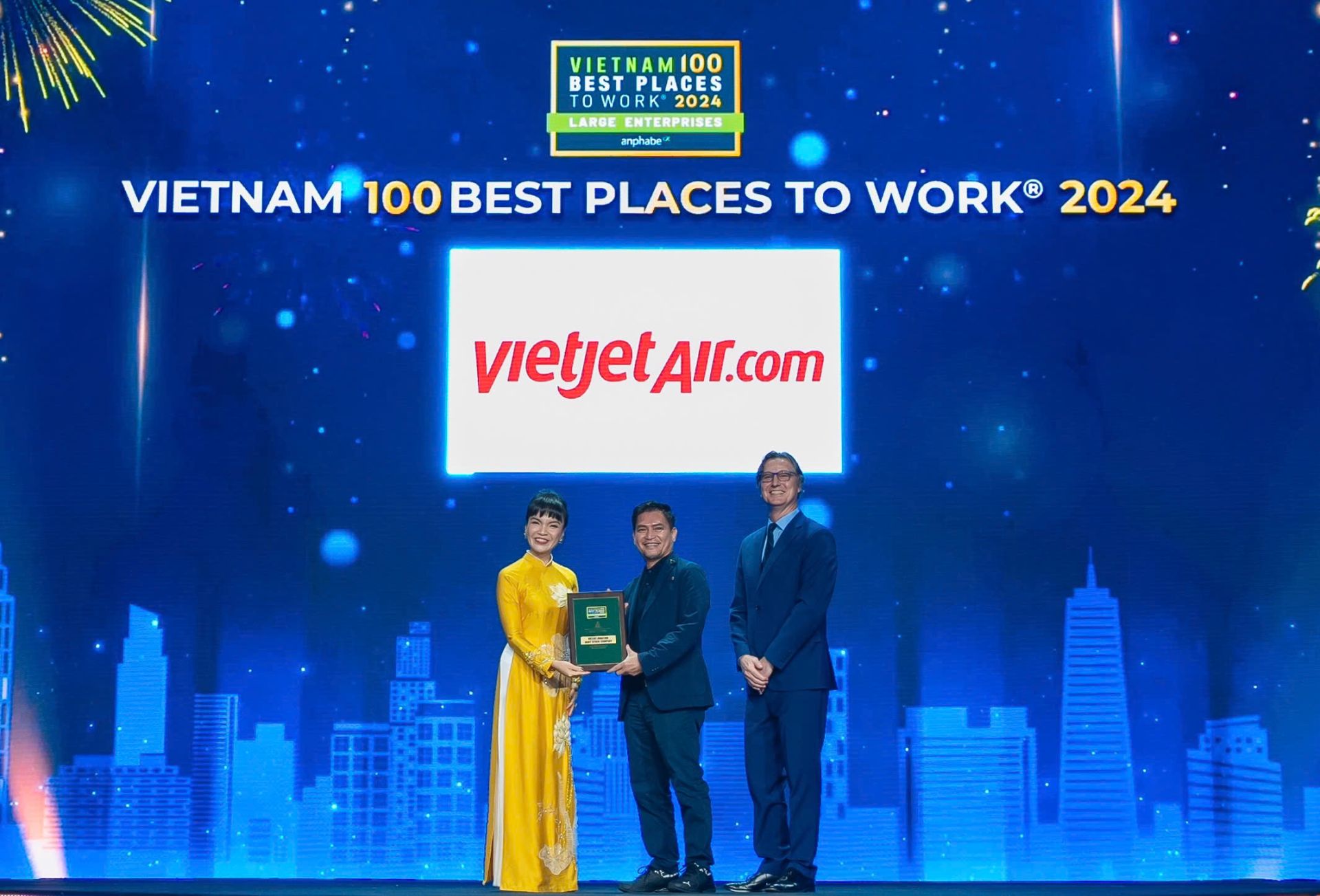 Giải thưởng là sự ghi nhận xứng đáng cho những nỗ lực bền bỉ của Vietjet trong việc xây dựng môi trường làm việc giàu cảm hứng với nhiều cơ hội phát triển cho toàn thể nhân viên.