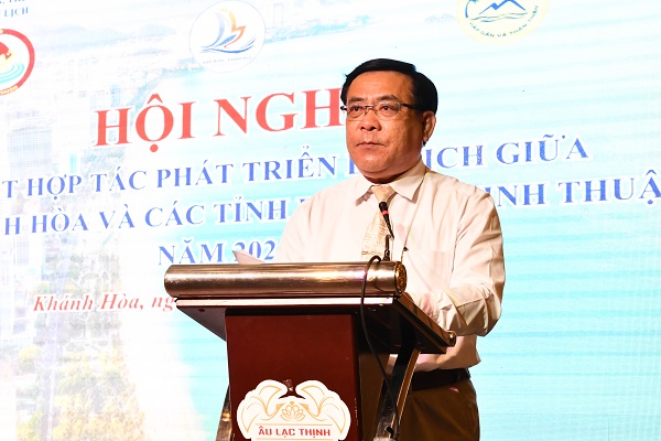 7- Ông Phan Đình Phùng- Phó Giám đốc sở DL Khánh Hòa đọc báo cáo sơ kết