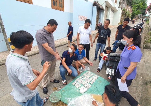 Cơ quan chức năng tại hiện trường vụ ma túy lớn nhất tại TP. Buôn Ma Thuột từ trước đến nay.