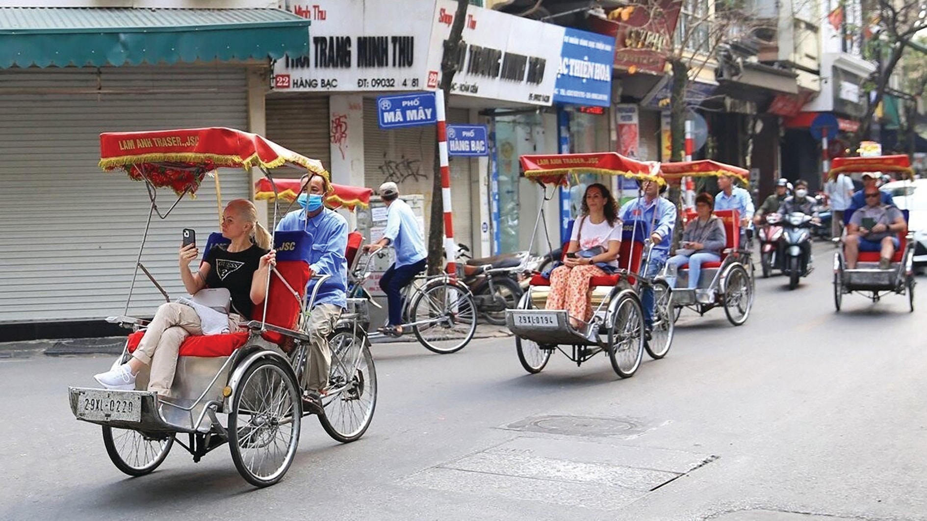 Chuyên gia cho rằng, Việt Nam cần phải thúc đẩy mạnh các hoạt động quảng bá trong thời gian sắp tới để thu hút thêm nhiều thị trường khách mới và chất lượng. Đồng thời, cần có những chính sách để kết nối các ngành kinh doanh dịch vụ trong nước với nhau, từ đó nâng cao chất lượng dịch vụ trong nước, thu hút khách quốc tế quay lại với lại với Việt Nam nhiều lần.