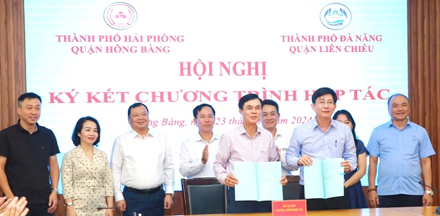 Lễ ký kết hợp tác giữa quận Hồng Bàng (TP.Hải Phòng) và quận Liên Chiểu (TP.Đà Nẵng).