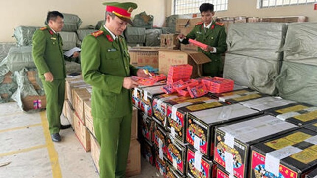 Thanh Hóa: Bắt giữ 3 đối tượng mua bán pháo nổ trái phép với quy mô lớn