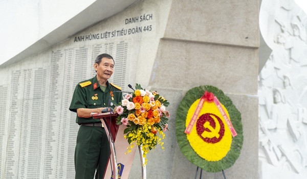 CCB Lê Tấn Hùng, đại diện Tiểu đoàn 445 phát biểu tại Lễ khánh thành