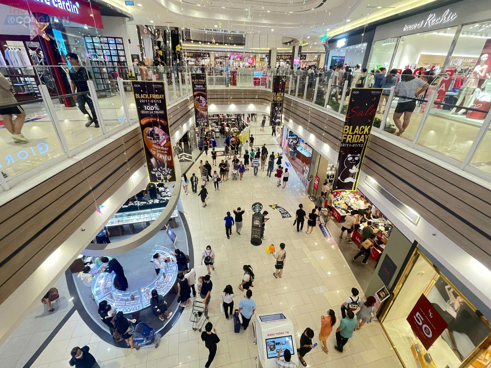 TP. HCM: Thị trường hàng hoá đậm chất ‘sale’ dịp Black Friday