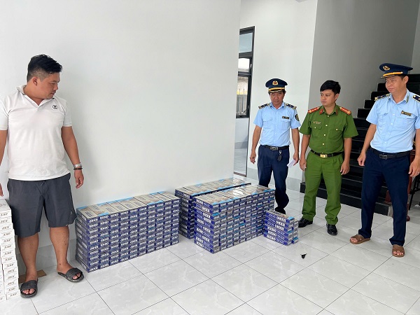 Xử lý vi phạm 28 vụ buôn bán thuốc lá điếu nhập lậu