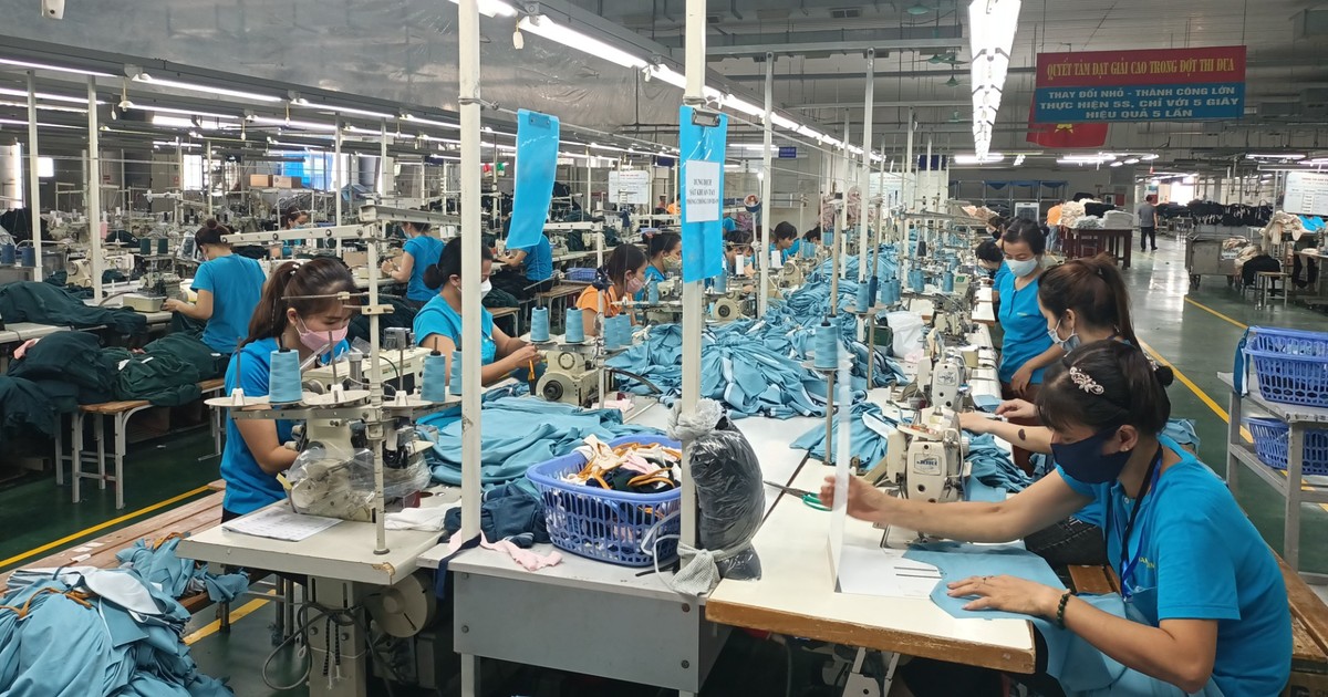 Xuất khẩu dệt may vững vàng về đích