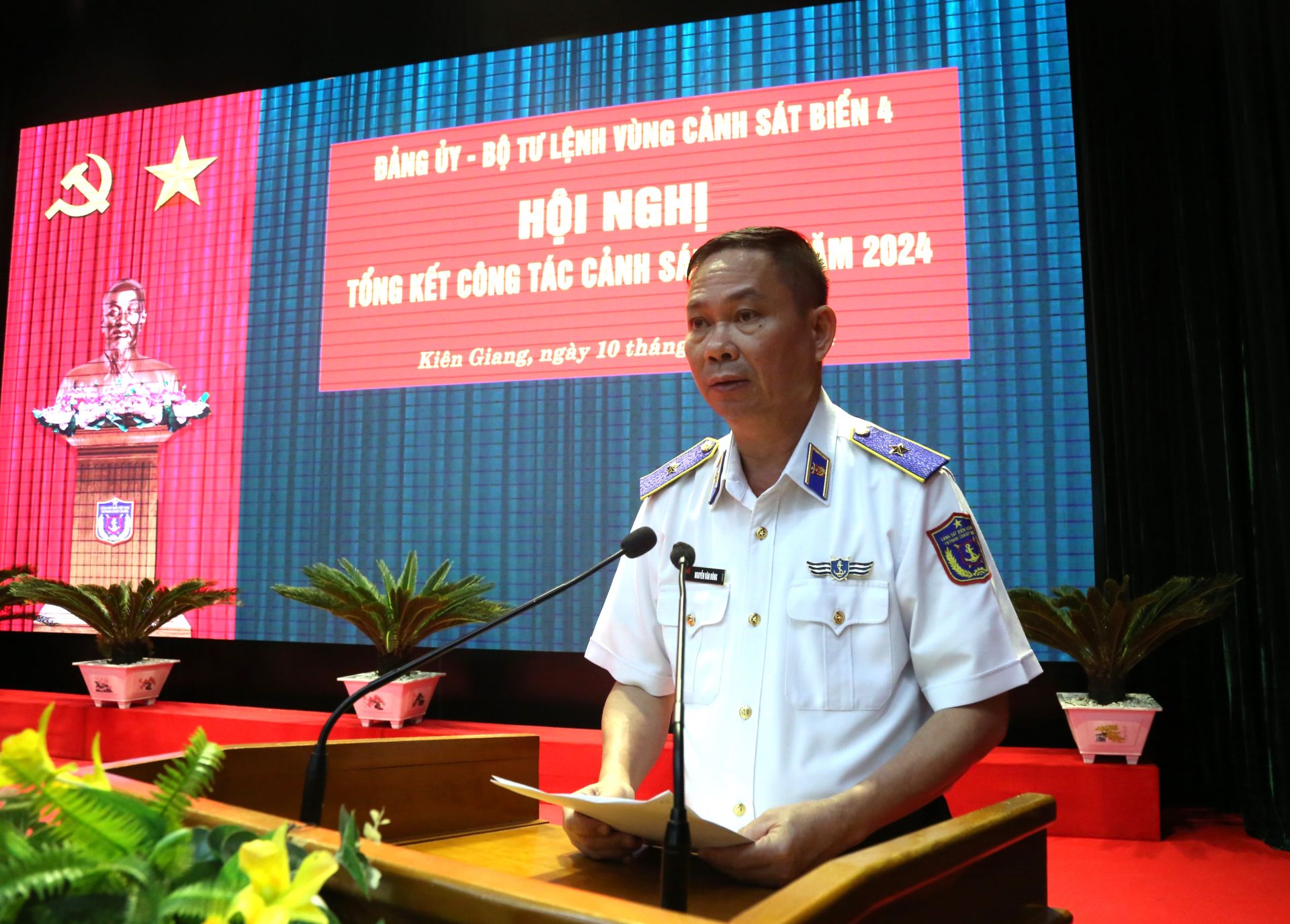 Thiếu tướng Nguyễn Văn Dũng, Bí thư Đảng ủy, Chính ủy BTL Vùng Cảnh sát biển 4 quán triệt Nghị quyết lãnh đạo thực hiện nhiệm vụ năm 2025