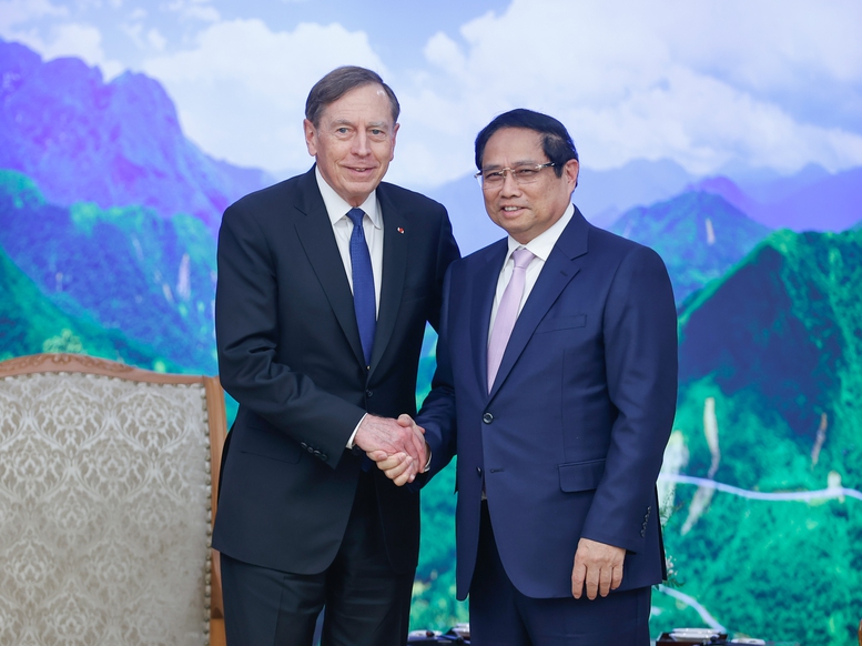 Ông David Petraeus đánh giá cao những yếu tố giúp Việt Nam trở thành nơi "vô cùng thu hút" để đầu tư