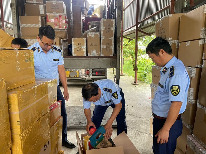 Tịch thu hơn 14.000 đơn vị sản phẩm mỹ phẩm nhập lậu