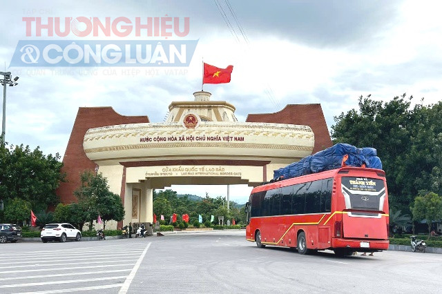 Cửa khẩu quốc tế Lao Bảo. Ảnh : Hoàng Hữu Quyết