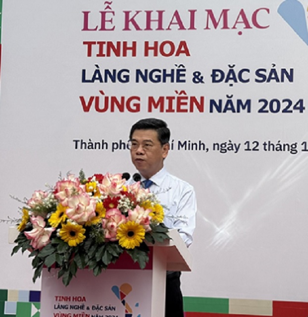 &Ocirc;ng Nguyễn Văn Dũng ph&aacute;t biểu khai mạc Chương tr&igrave;nh. Ảnh: M-Quỳnh