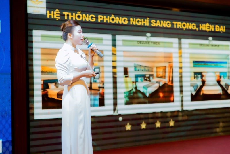 Đại diện khách sạn Eagle Giới thiệu dịch vụ, sản phẩm và chính sách giá của đơn vị. Đại diện khách sạn Eagle Giới thiệu dịch vụ, sản phẩm và chính sách giá của đơn vị.