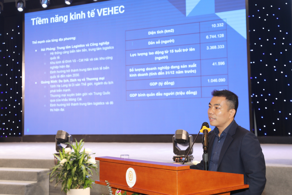 Tiến sỹ Phan Tuấn Ngọc, chuyên gia kinh tế, Đại học Fulbright Việt Nam, phân tích báo cáo kinh tế tiểu vùng trục cao tốc phía Đông. Tiến sỹ Phan Tuấn Ngọc, chuyên gia kinh tế, Đại học Fulbright Việt Nam, phân tích báo cáo kinh tế tiểu vùng trục cao tốc phía Đông.